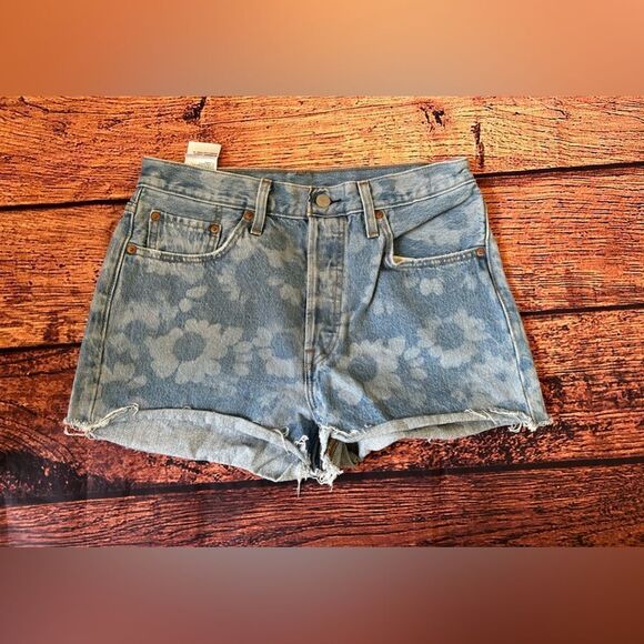 Levis 501 Cut‎ Off Denim Shorts Womens 29 Floral Blue Button Fly Cut Off - Picture 2 of 9